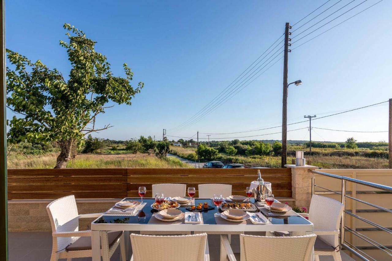 Villa Nissos Linia Luaran gambar