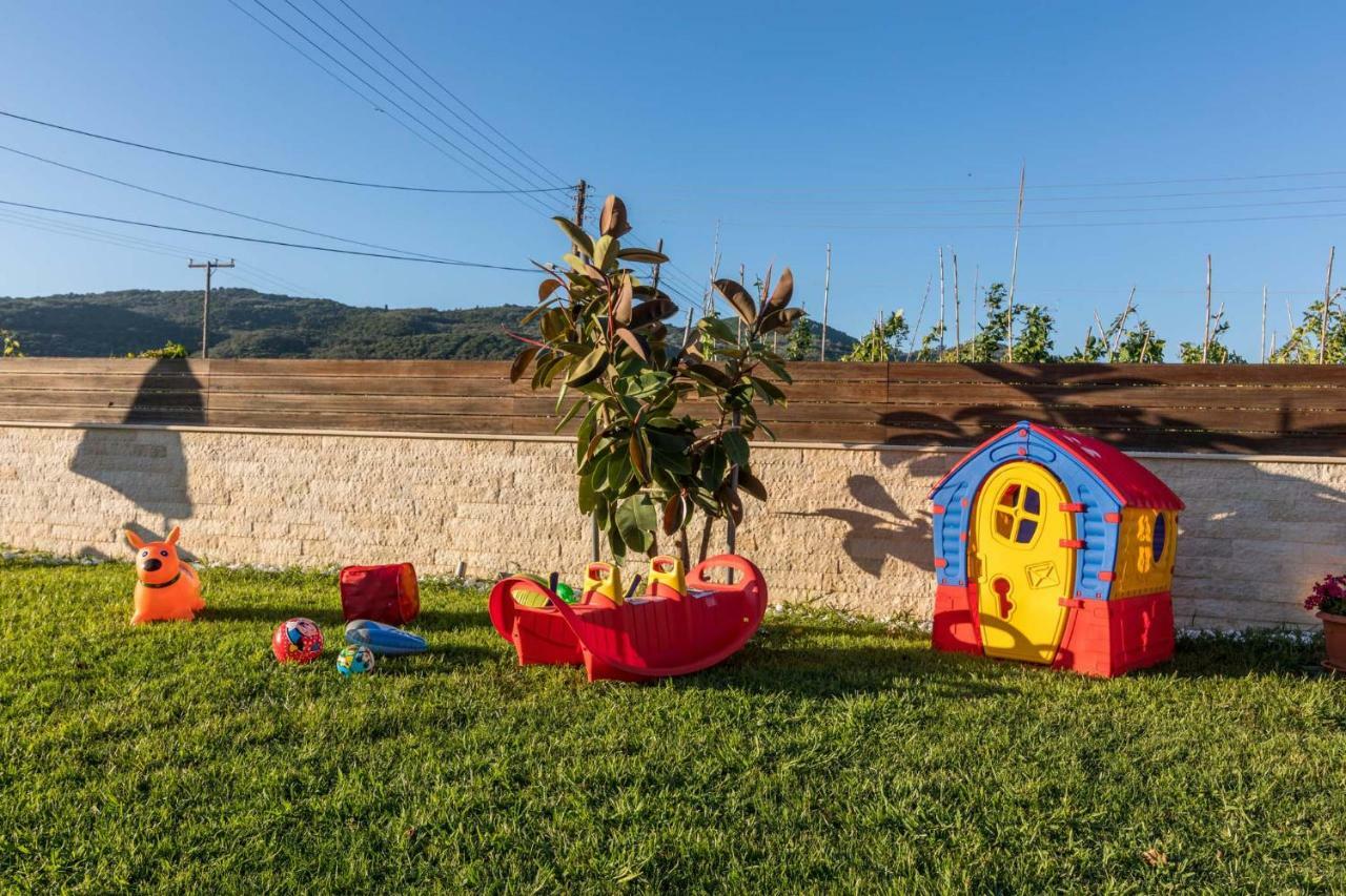 Villa Nissos Linia Luaran gambar