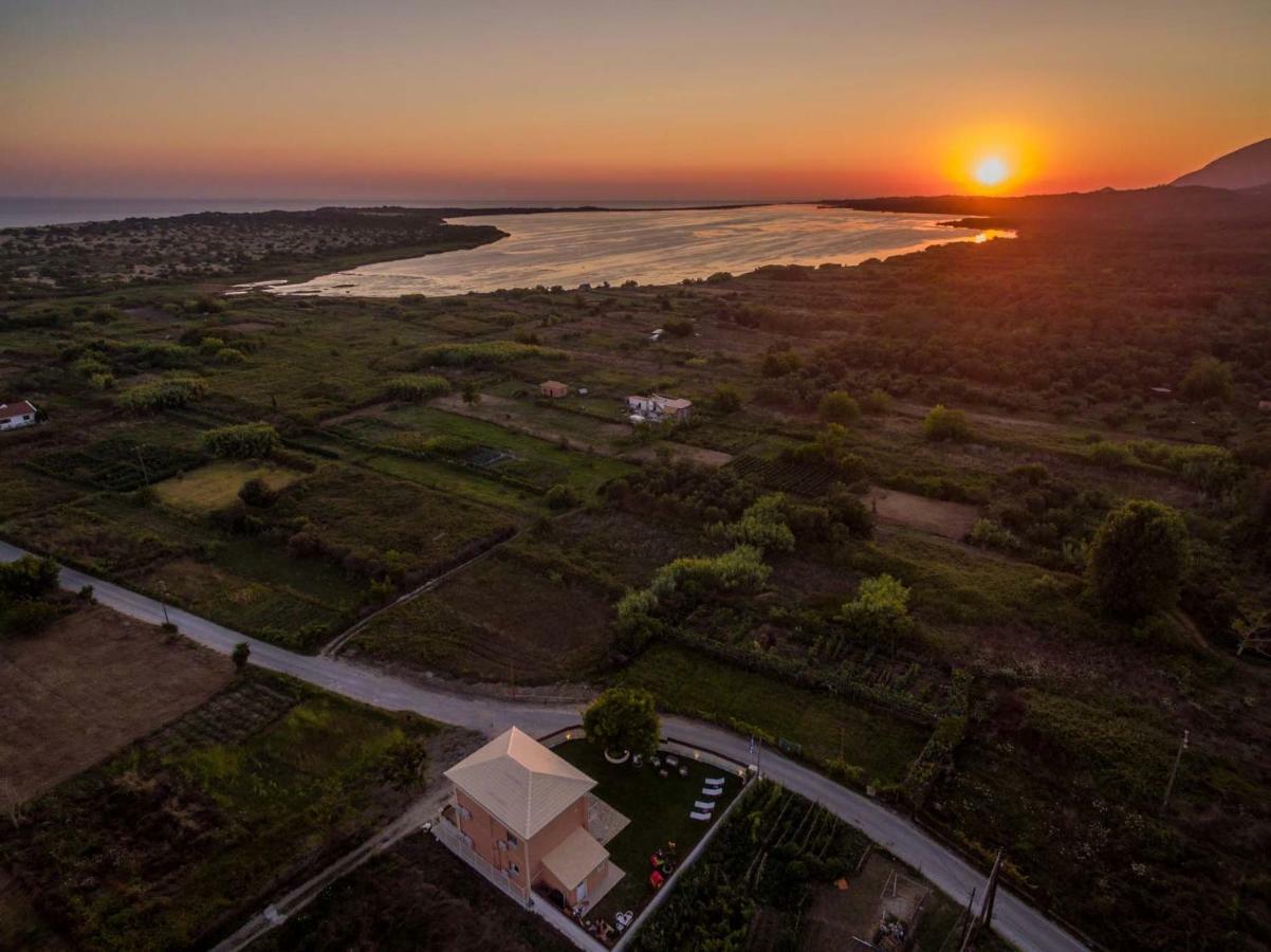 Villa Nissos Linia Luaran gambar